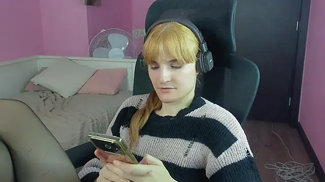 AcidTears online show from November 9, 6:14 am