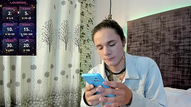 Snapshot of rhianna-coral chatting on September 18, 3:12 am rhianna-coral online show from September 18, 3:12 am