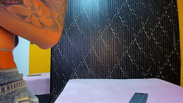 Snapshot of Miss_Ariaa chatting on October 7, 11:44 am Miss Ariaa online show from October 7, 11:44 am