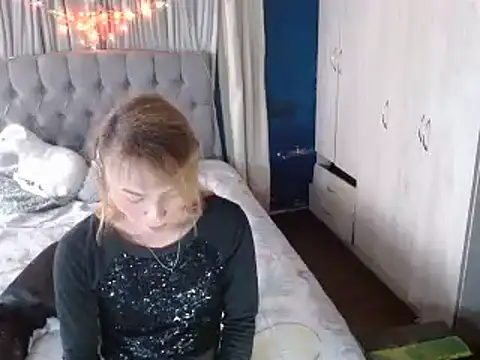 Snapshot of skarleth_hot21 chatting on September 15, 8:14 pm skarleth hot21 online show from September 15, 8:14 pm