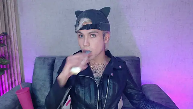 Snapshot of AsherAnderson chatting on September 15, 10:14 pm AsherAnderson online show from September 15, 10:14 pm