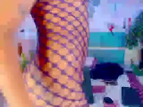 Snapshot of sweet_lulu_sofia chatting on September 19, 1:22 am sweet lulu sofia online show from September 19, 1:22 am