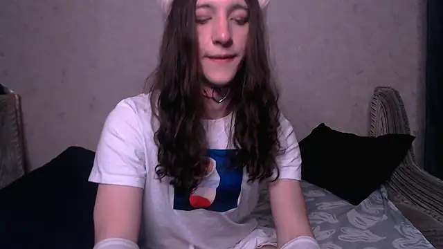 Snapshot of SilverMuse_ chatting on October 6, 2:33 am SilverMuse online show from October 6, 2:33 am