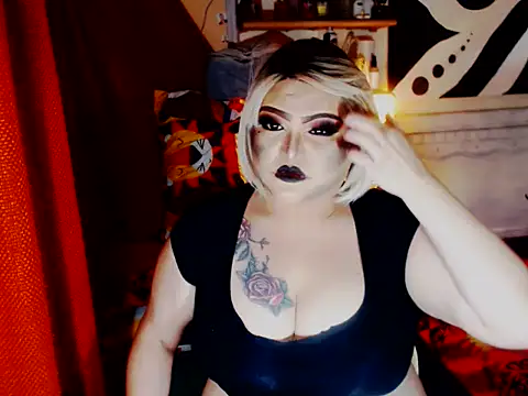 Snapshot of misstresbigcockXXp chatting on September 22, 8:08 am misstresbigcockXXp online show from September 22, 8:08 am