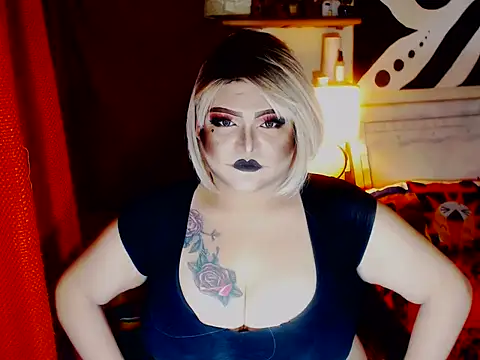 Snapshot of misstresbigcockXXp chatting on September 27, 12:47 pm misstresbigcockXXp online show from September 27, 12:47 pm