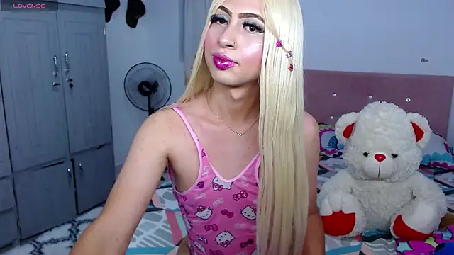 Snapshot of Victoria_Hot_xxx chatting on October 9, 10:22 pm Victoria Hot xxx online show from October 9, 10:22 pm