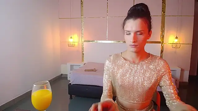 Snapshot of IsabelFernandez chatting on October 10, 5:30 am IsabelFernandez online show from October 10, 5:30 am