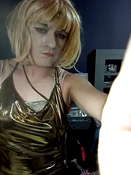 transreyna online show from February 27, 8:39 am