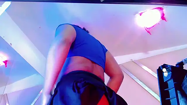 AuroraRoss online show from October 24, 7:30 pm