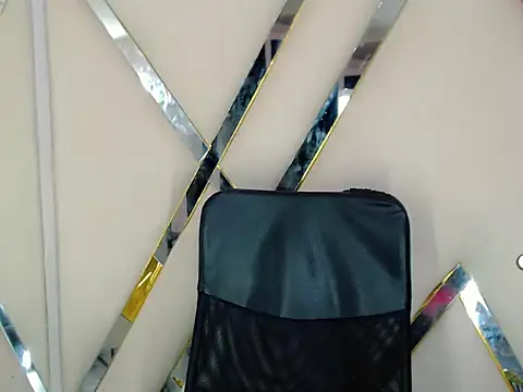 AuroraRoss online show from November 1, 7:44 pm