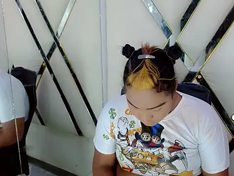 AuroraRoss online show from November 9, 8:09 pm