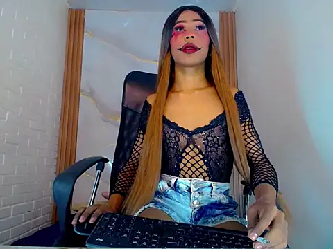 Snapshot of katherine_x1 chatting on October 8, 3:52 am katherine x1 online show from October 8, 3:52 am