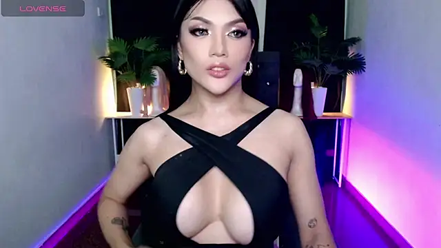 Snapshot of YourAsianGoddess69 chatting on October 2, 2:23 am YourAsianGoddess69 online show from October 2, 2:23 am
