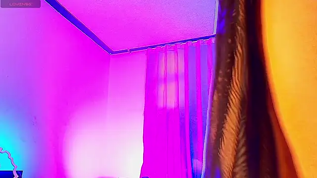 Snapshot of GIRLS_OFFICIALL__ chatting on October 1, 5:24 pm GIRLS OFFICIALL online show from October 1, 5:24 pm