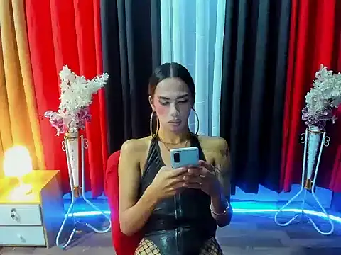 Snapshot of AsianGoddess18 chatting on October 3, 3:12 pm AsianGoddess18 online show from October 3, 3:12 pm