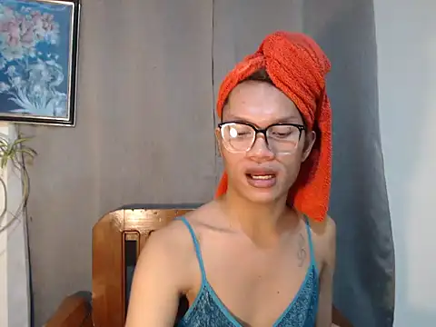 amandareddragon online show from February 9, 4:30 am