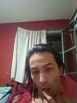 Gisselly  online show from October 12, 5:43 am