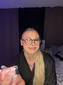 Kimberly-sweety online show from October 15, 7:25 pm