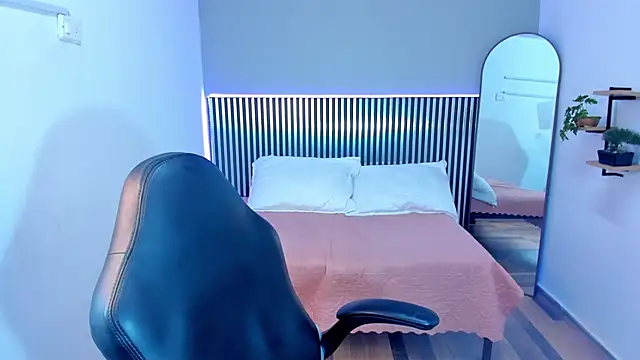 Little Alli online show from December 23, 1:10 am