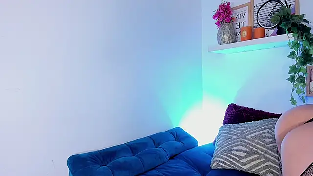 KassMonroe online show from November 15, 9:57 pm