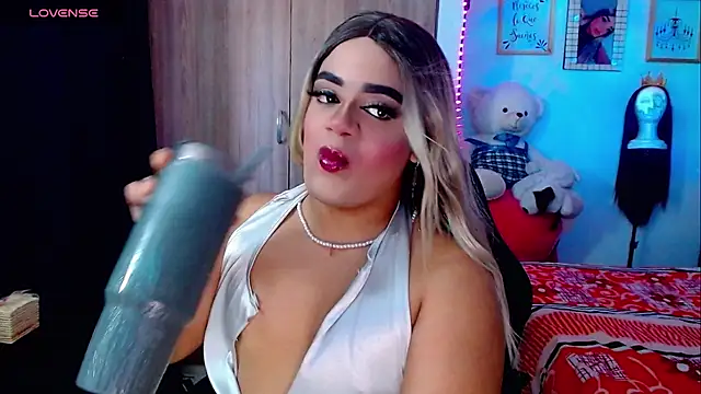 Sofiabigcock22 online show from February 18, 12:13 pm