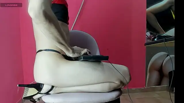 wild-cat-hot online show from November 2, 11:14 pm