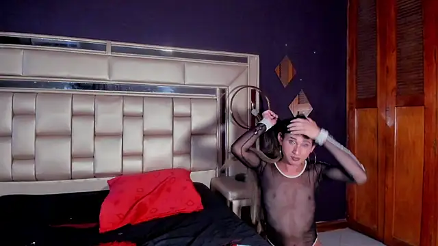 ChloeMendez online show from January 17, 12:24 pm