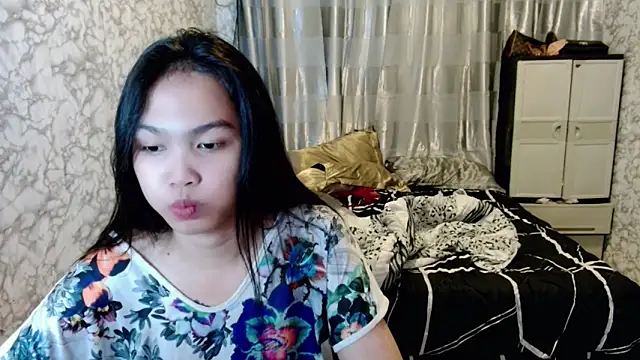  Lachica  online show from November 25, 6:04 am