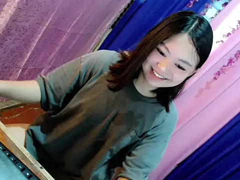 lustfullakim online show from November 28, 5:20 am