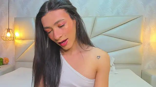 laurettedela rouse online show from November 4, 11:09 am