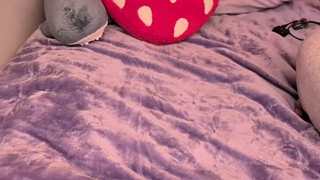 chloehollis online show from November 23, 8:22 pm