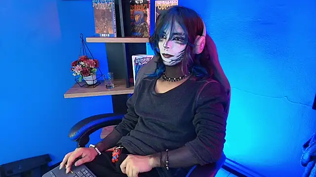 luxiel  online show from March 2, 11:00 pm