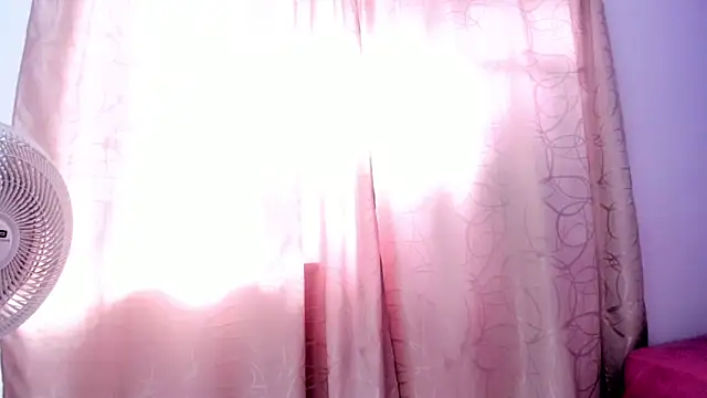 lolasweett  online show from November 22, 1:46 pm