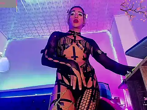 cristal stormy online show from February 19, 8:05 pm