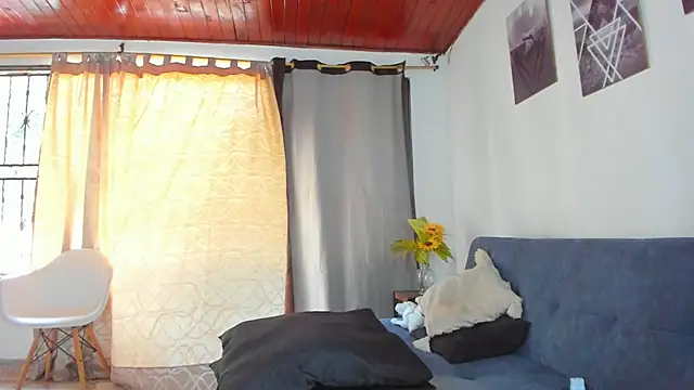 ebonydary 01 online show from December 3, 7:40 pm