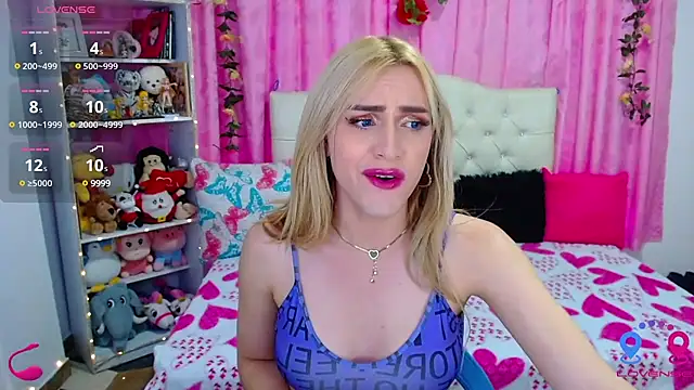 Snapshot of golden_girl01 chatting on January 18, 6:48 pm golden girl01 online show from January 18, 6:48 pm