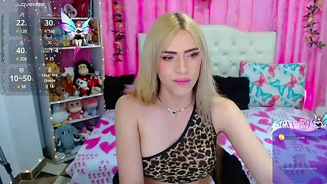 Snapshot of golden_girl01 chatting on February 21, 7:21 pm golden girl01 online show from February 21, 7:21 pm