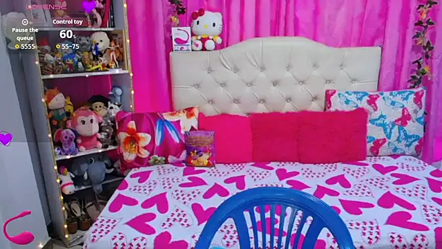Snapshot of golden_girl01 chatting on September 21, 8:25 pm golden girl01 online show from September 21, 8:25 pm