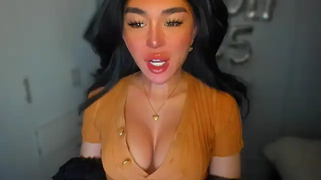 Snapshot of mxshemale_ladyboy chatting on January 2, 1:17 am mxshemale ladyboy online show from January 2, 1:17 am