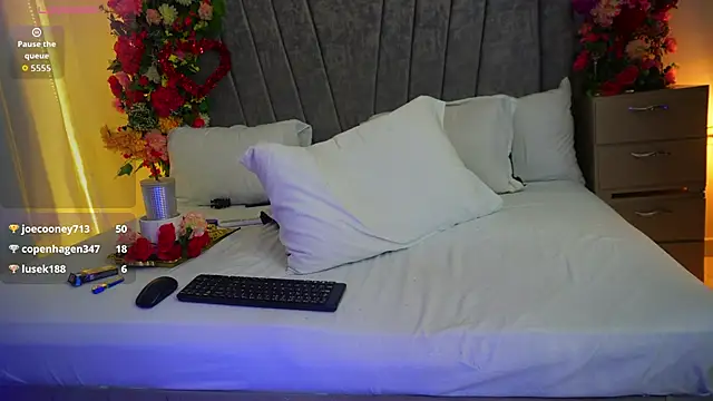 xkassandraxx online show from February 15, 7:51 am