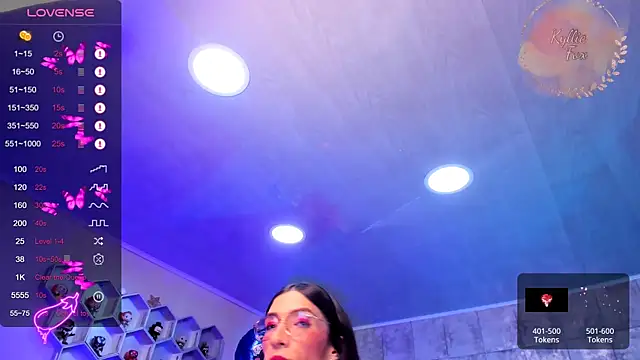 Snapshot of kylliefox_ chatting on December 26, 1:21 pm kylliefox online show from December 26, 1:21 pm