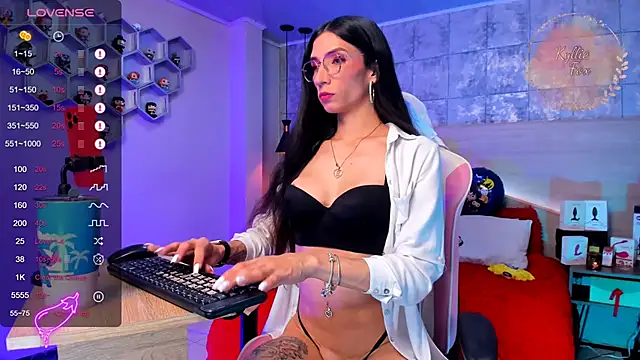 Snapshot of kylliefox_ chatting on January 24, 1:03 pm kylliefox online show from January 24, 1:03 pm