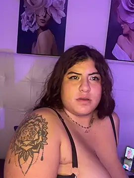 kylievoosx online show from May 30, 2:21 am