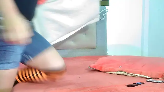 MEW ALIX online show from February 9, 1:51 pm