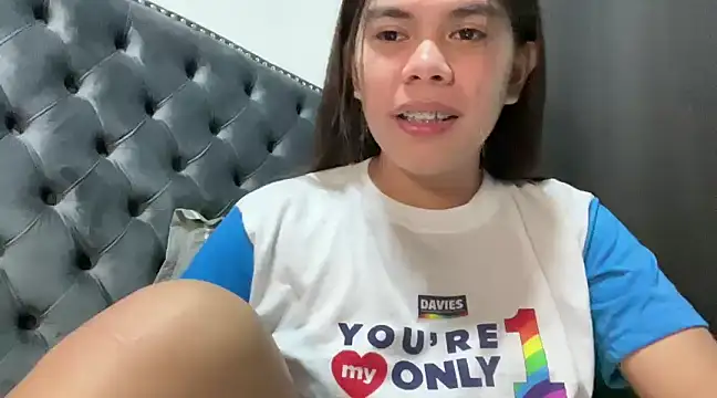 Snapshot of Mooree_naba chatting on February 10, 12:18 pm Mooree naba online show from February 10, 12:18 pm