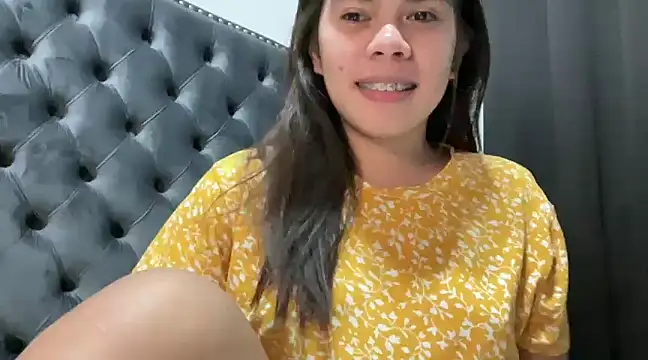 Snapshot of Mooree_naba chatting on February 23, 10:09 pm Mooree naba online show from February 23, 10:09 pm