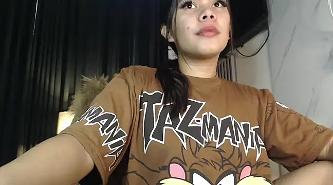 Snapshot of Mooree_naba chatting on March 1, 10:53 pm Mooree naba online show from March 1, 10:53 pm