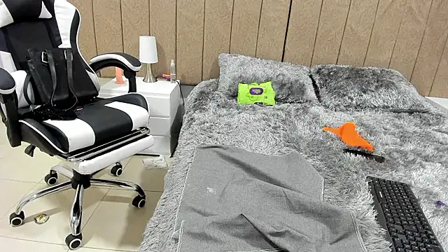 valery slim18 online show from February 16, 8:01 am