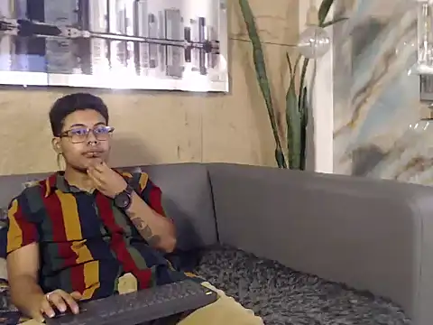 Noha  scott online show from March 5, 2:33 pm