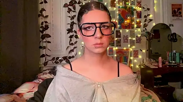 moonvampiq online show from March 5, 10:37 pm